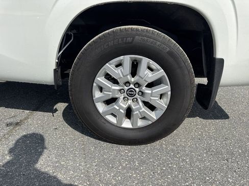 Used 2024 Nissan Frontier SV w/ SV Convenience Package image 28