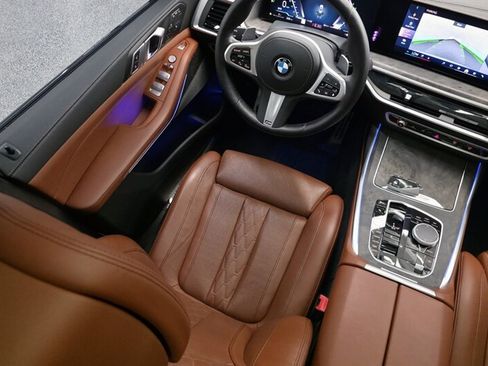 Used 2024 BMW X7 xDrive40i w/ M Sport Package AWD/4WD image 34