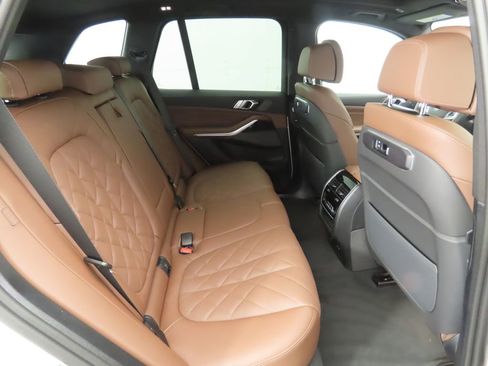 New 2026 BMW X5 sDrive40i image 21