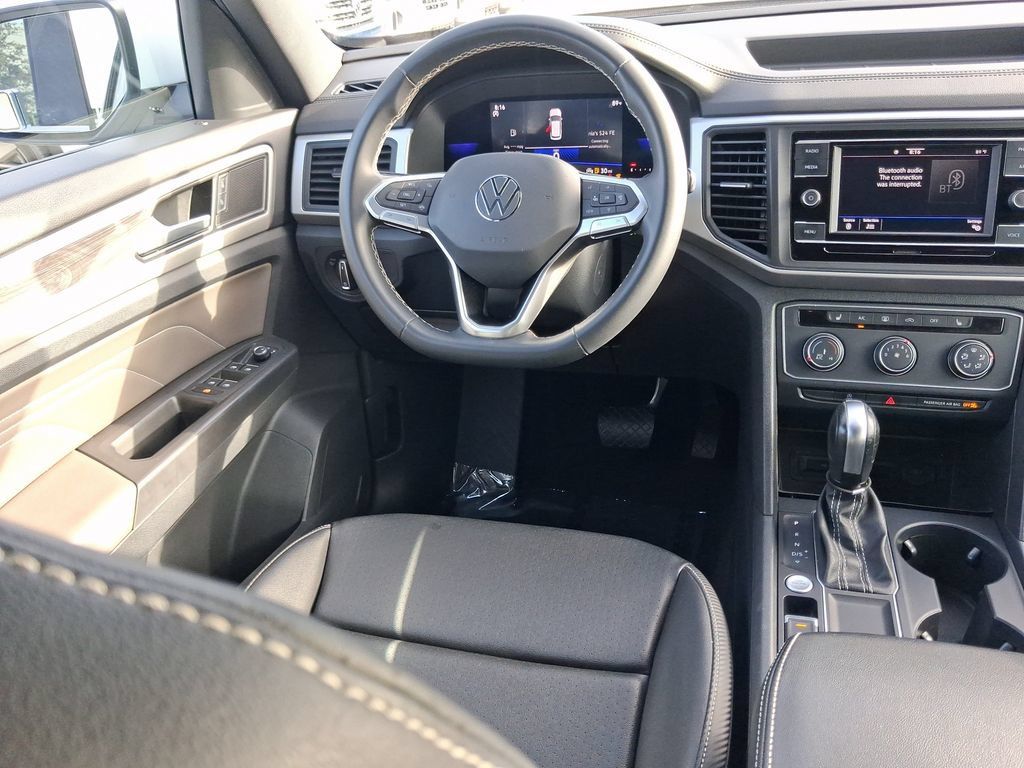 Used 2023 Volkswagen Atlas Cross Sport SE FWD image 15
