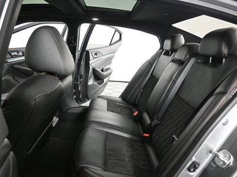 Used 2023 Nissan Maxima SR w/ Sport Mat Group image 18