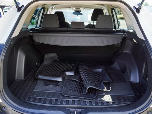 Used 2022 Toyota RAV4 LE AWD/4WD image 14