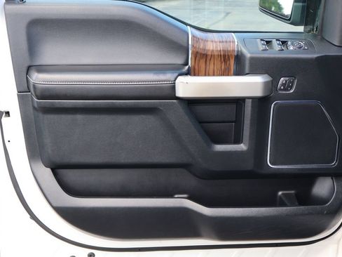Used 2019 Ford F150 Lariat w/ Equipment Group 502A Luxury AWD/4WD image 18