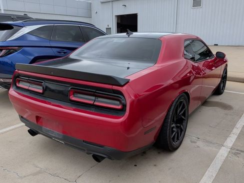 Used 2016 Dodge Challenger SRT Hellcat image 7