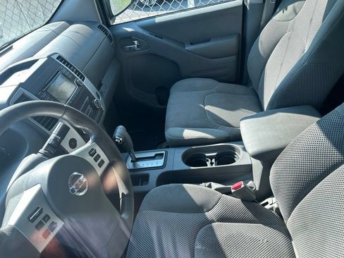Used 2018 Nissan Frontier SV RWD image 3