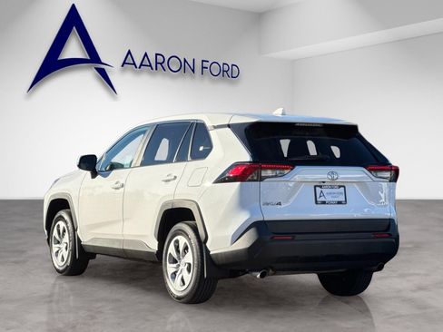 Used 2022 Toyota RAV4 LE image 3