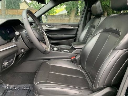 Used 2024 Jeep Grand Cherokee Limited w/ Luxury Tech Group II AWD/4WD image 13