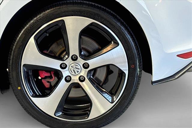 Used 2017 Volkswagen Golf 4-Door FWD image 30