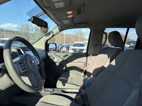 Certified 2021 Nissan Frontier SV image 11