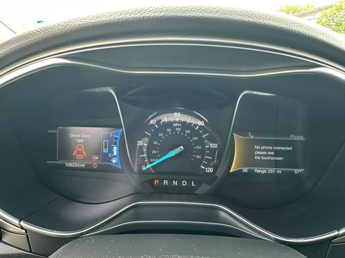 Used 2018 Ford Fusion SE FWD image 21