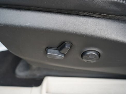 Used 2021 Chrysler Voyager Lxi FWD image 13