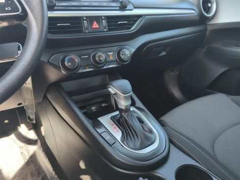 Used 2023 Kia Forte LXS w/ LXS Technology Package FWD image 21