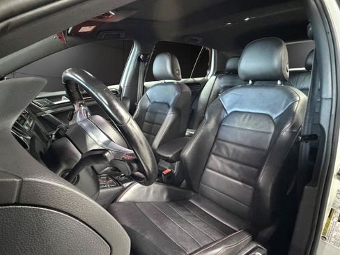 Used 2017 Volkswagen GTI Autobahn FWD image 9