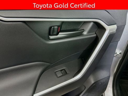 Certified 2021 Toyota RAV4 LE AWD/4WD image 25