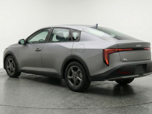 Used 2025 Kia K4 LXS image 6