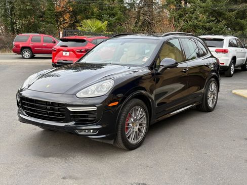 Used 2016 Porsche Cayenne GTS image 5