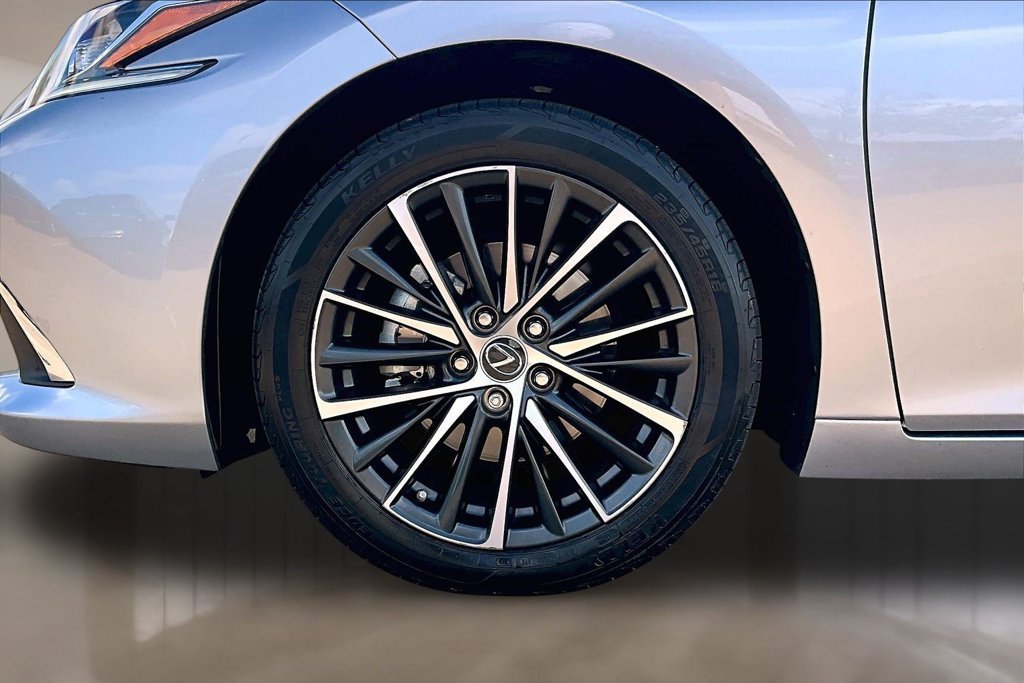 Used 2025 Lexus ES 350 w/ Premium Package FWD image 8