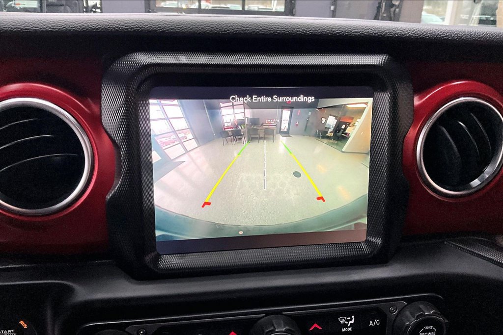 Used 2023 Jeep Wrangler Rubicon w/ LED Lighting Group AWD/4WD image 13