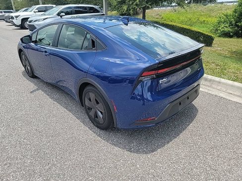Used 2025 Toyota Prius LE FWD image 4