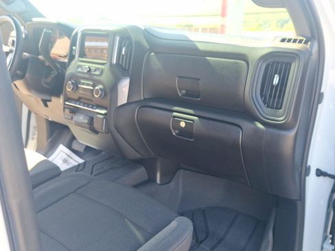 Used 2025 Chevrolet Silverado 2500 Custom w/ Custom Convenience Package AWD/4WD image 18
