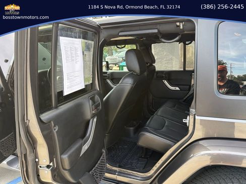 Used 2018 Jeep Wrangler Unlimited Sahara w/ Connectivity Group image 12