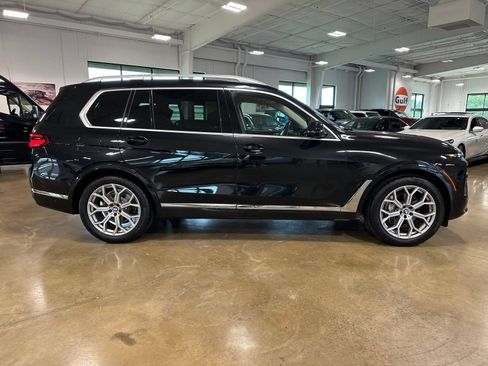 Used 2023 BMW X7 xDrive40i AWD/4WD image 9