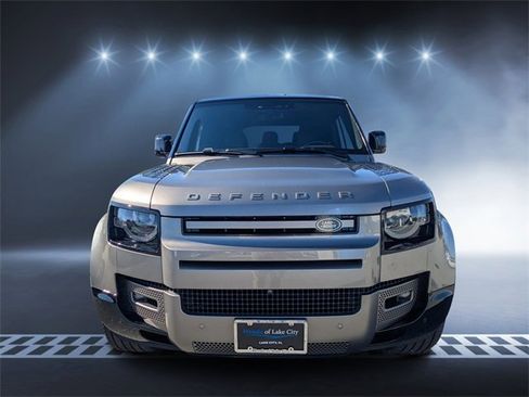 Used 2024 Land Rover Defender 110 X-Dynamic SE image 8