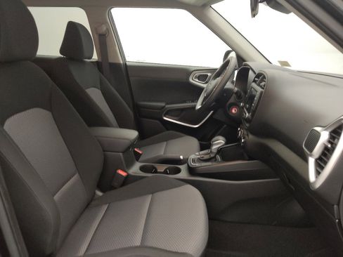 Used 2025 Kia Soul S image 21