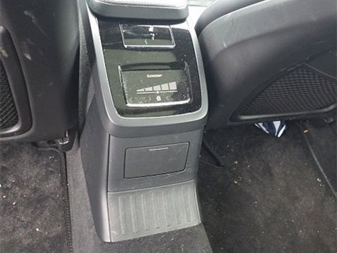 Used 2018 Volvo S90 T8 Inscription image 10