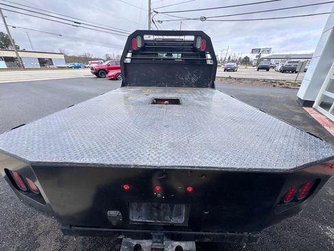 Used 2024 Chevrolet Silverado 2500 LT w/ Convenience Package image 5