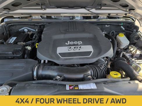 Used 2013 Jeep Wrangler Unlimited Sport image 12