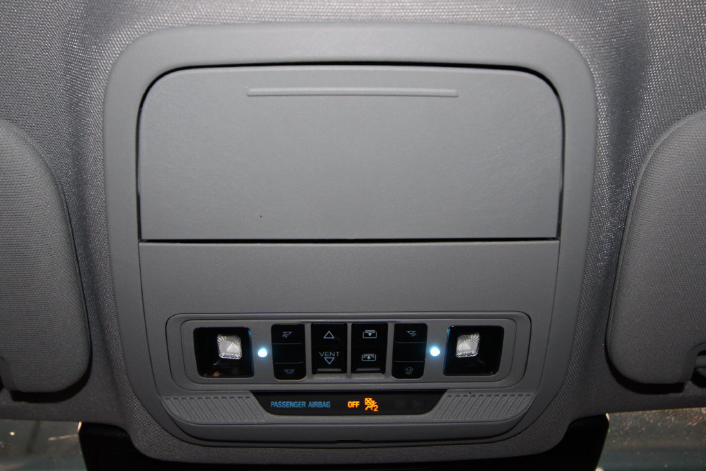 Used 2023 Ford Explorer XLT w/ Equipment Group 202A AWD/4WD image 18