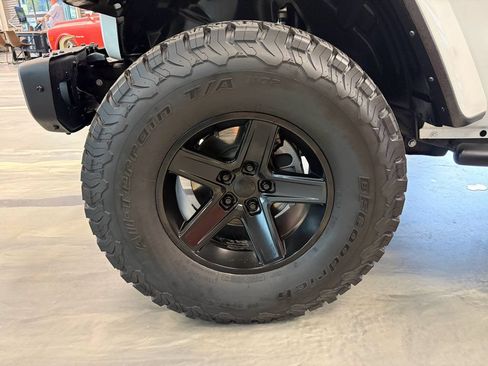 Used 2022 Jeep Wrangler Unlimited Rubicon w/ Trailer Tow Package AWD/4WD image 23