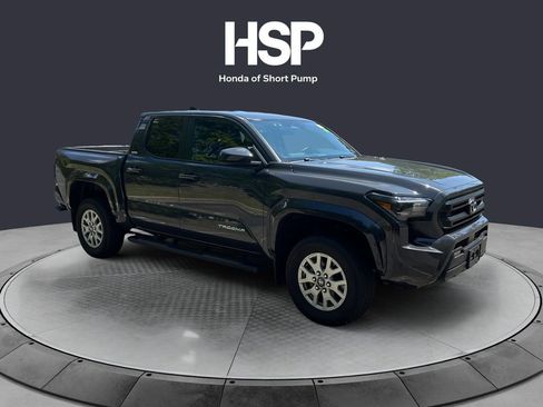 Used 2024 Toyota Tacoma SR5 w/ SR5 Upgrade Package AWD/4WD image 7