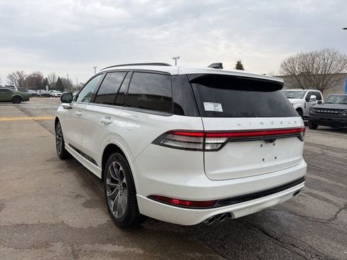 New 2026 Lincoln Aviator AWD image 8