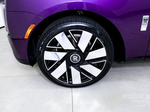 Used 2025 Rolls-Royce Cullinan image 43