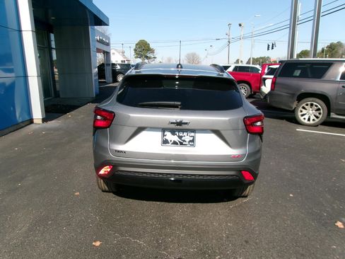 New 2026 Chevrolet Trax RS w/ Sunroof Package image 4
