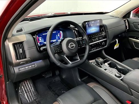 New 2025 Nissan Pathfinder Platinum w/ Cargo Package image 6