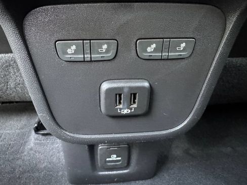 Used 2020 Chevrolet Equinox Premier AWD/4WD image 18