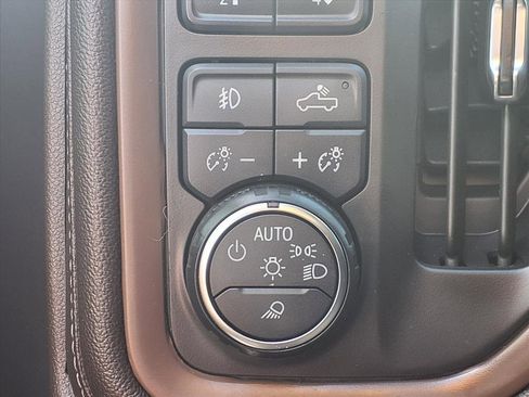 Used 2020 Chevrolet Silverado 1500 RST w/ Texas Edition image 8