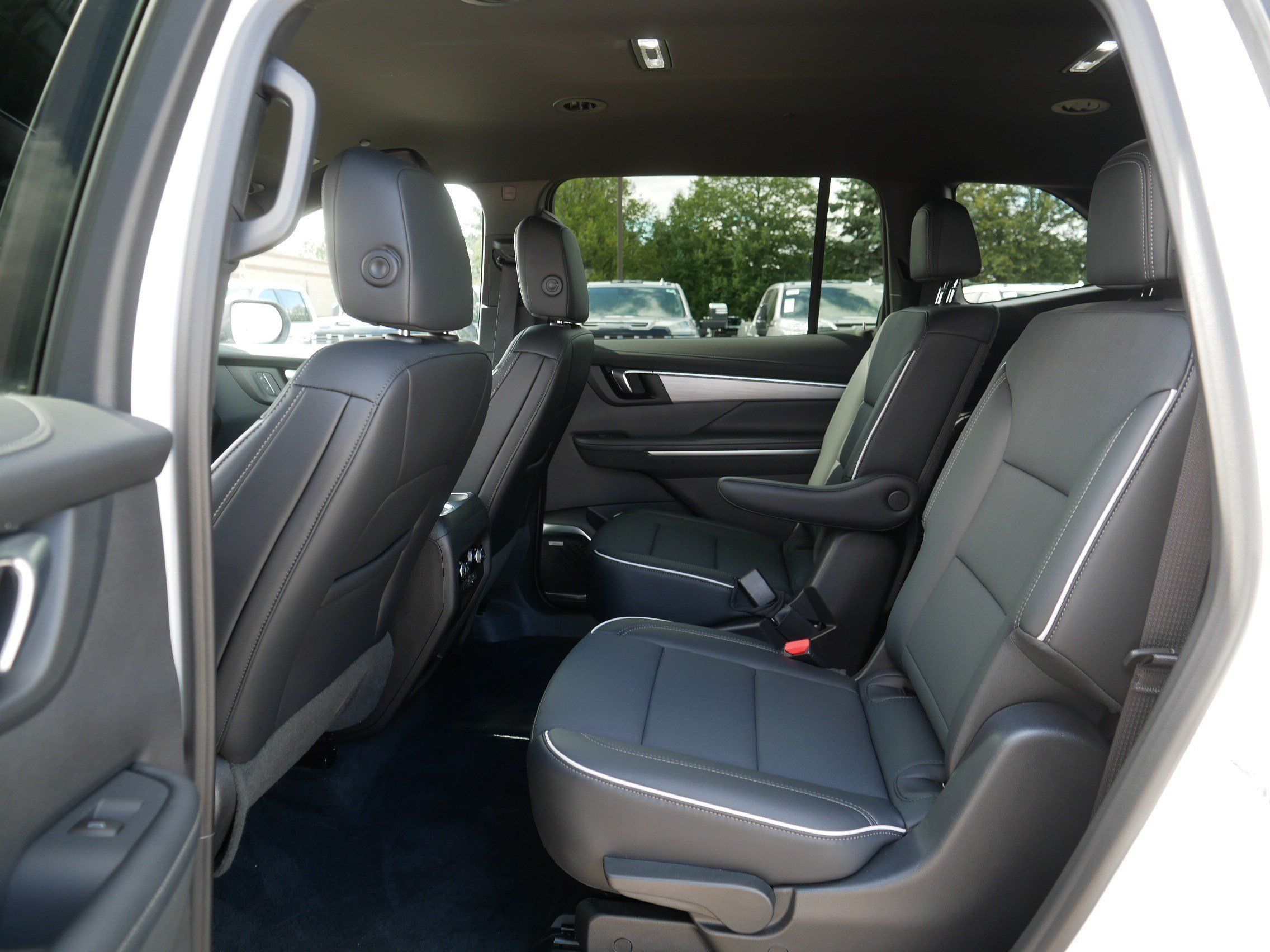 Used 2026 Buick Enclave Preferred AWD/4WD image 34