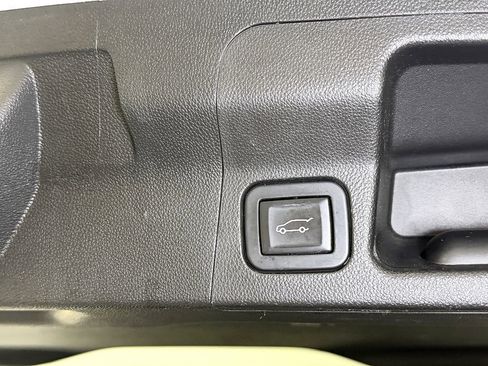 Used 2018 GMC Acadia SLT image 49