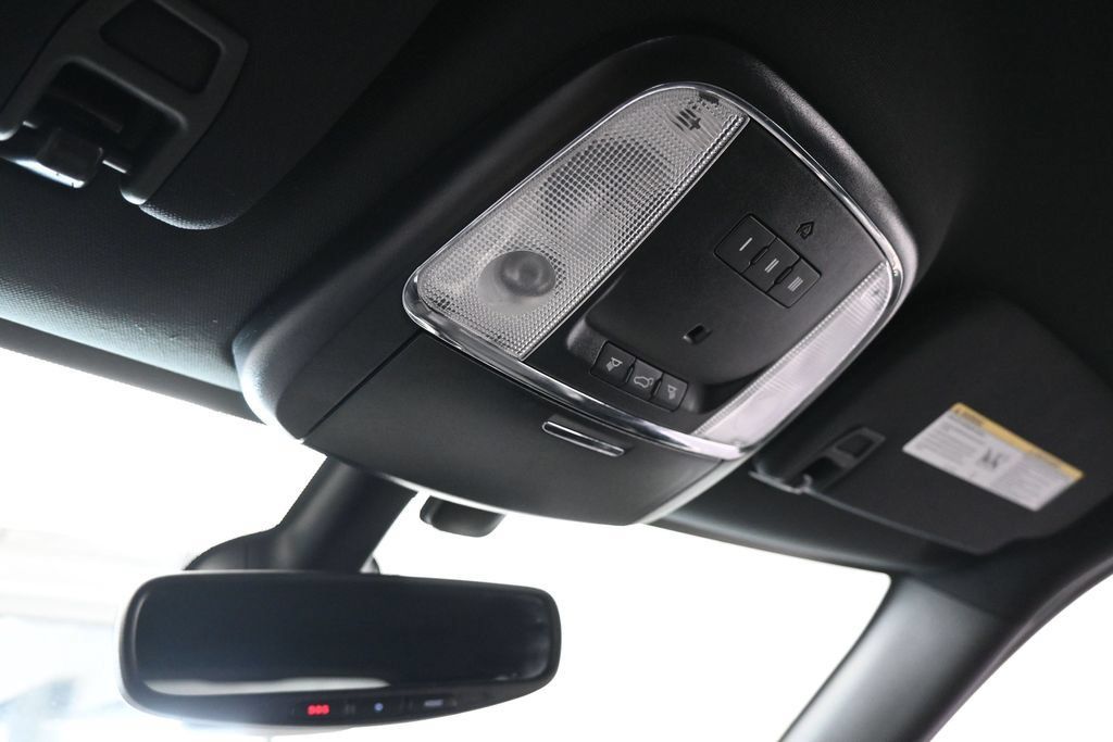 Used 2018 Jeep Grand Cherokee Altitude RWD image 23