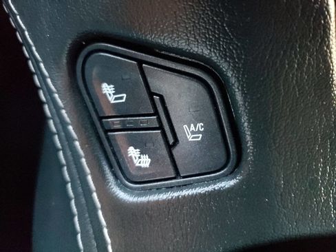 Used 2016 GMC Yukon XL Denali w/ Open Road Package image 23