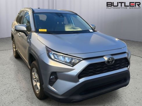 Used 2021 Toyota RAV4 XLE FWD image 4