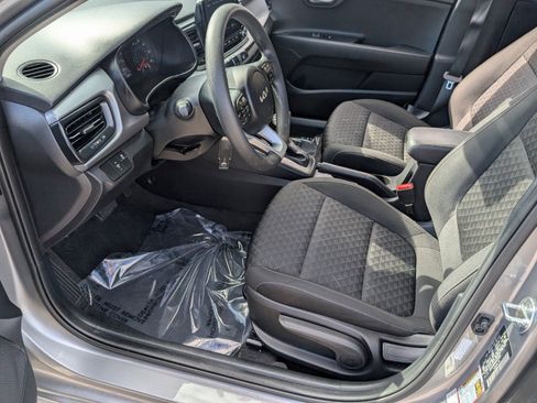 Used 2023 Kia Rio S image 5