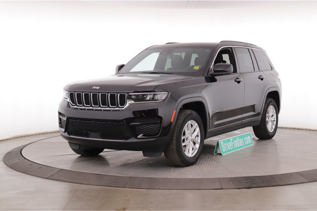 Used 2025 Jeep Grand Cherokee Laredo X AWD/4WD image 10