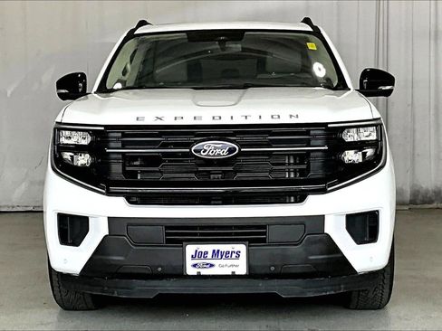 Used 2025 Ford Expedition Max Active image 3