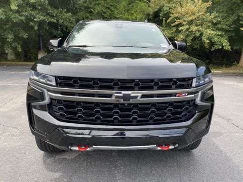 Used 2021 Chevrolet Tahoe Z71 w/ Luxury Package AWD/4WD image 3
