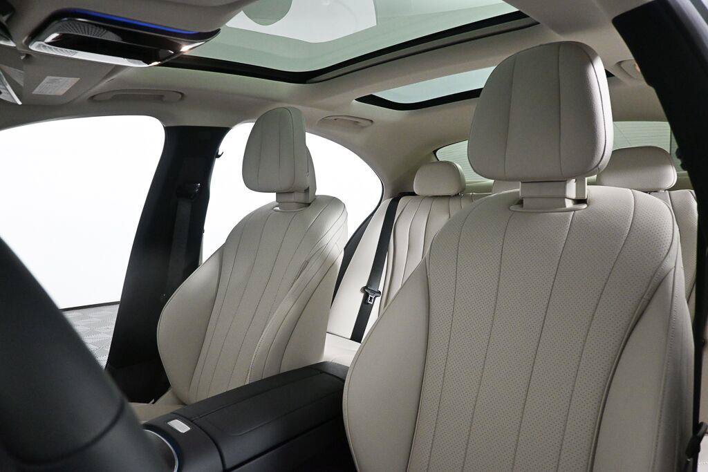 Certified 2026 Mercedes-Benz E 450 4MATIC Sedan image 5